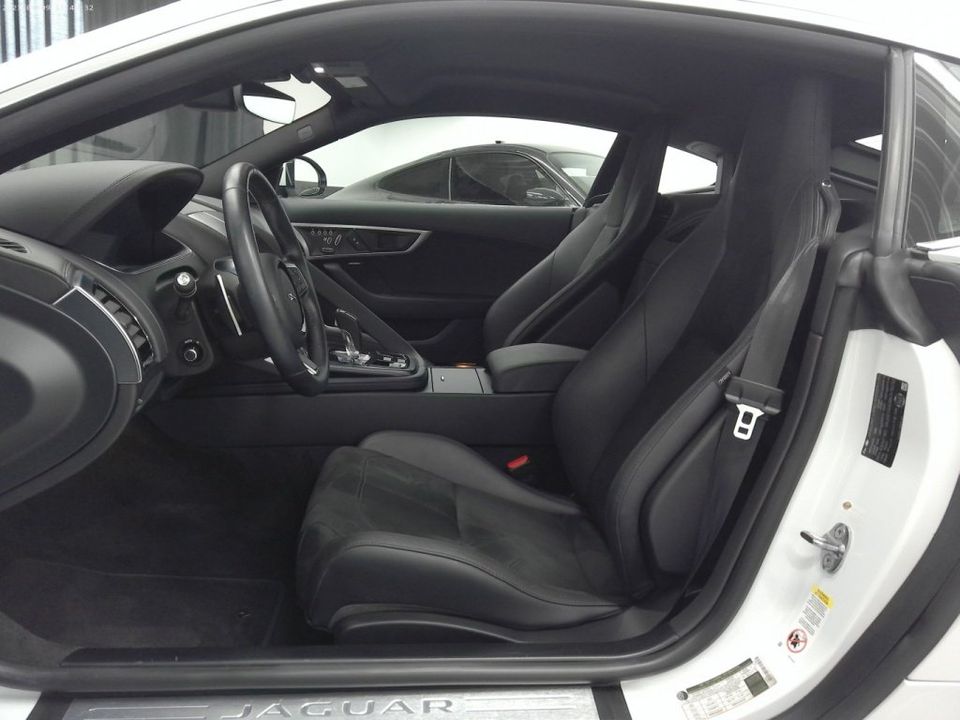 Jaguar F-TYPE 2021 - Image 11