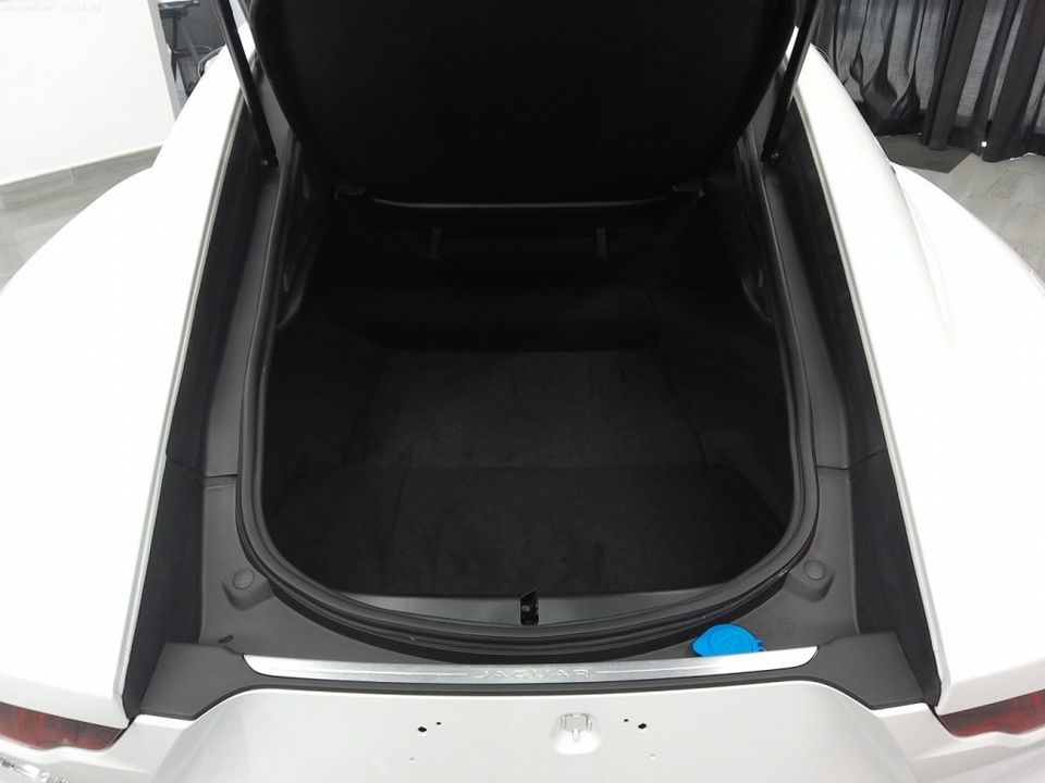 Jaguar F-TYPE 2021 - Image 21