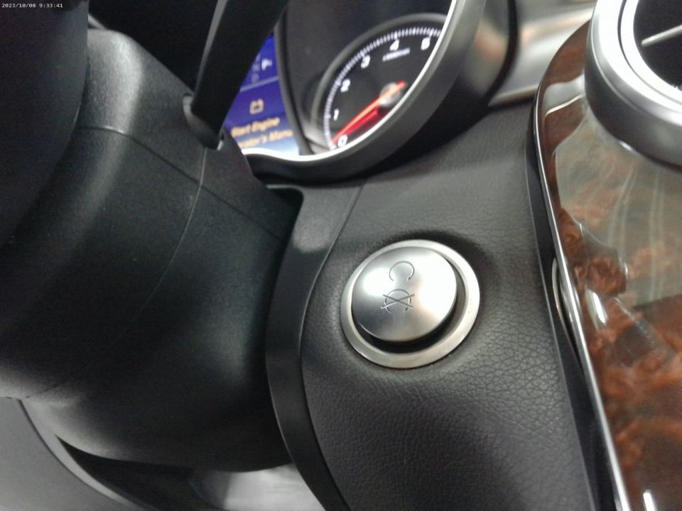 Mercedes-Benz C-Class 2016 - Image 17