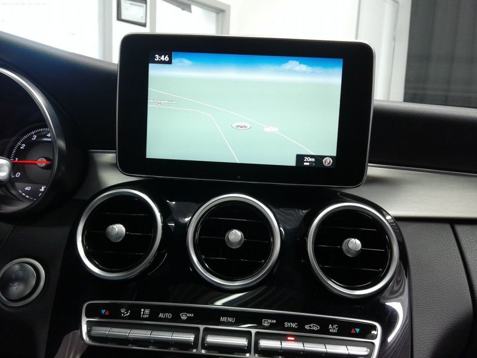 Mercedes-Benz C-Class 2018 - Image 11