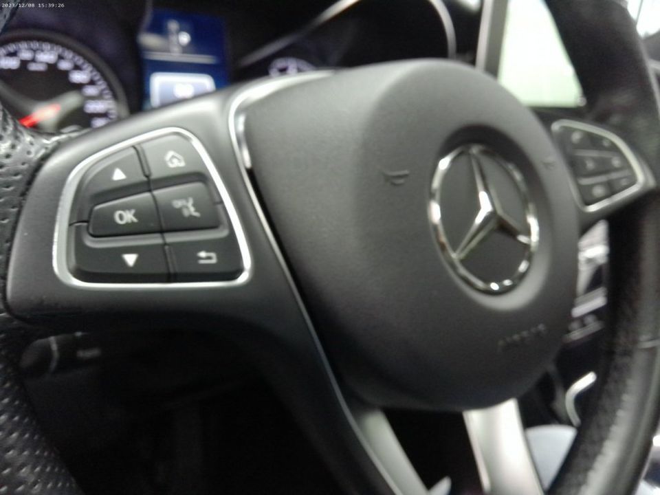Mercedes-Benz C-Class 2018 - Image 15