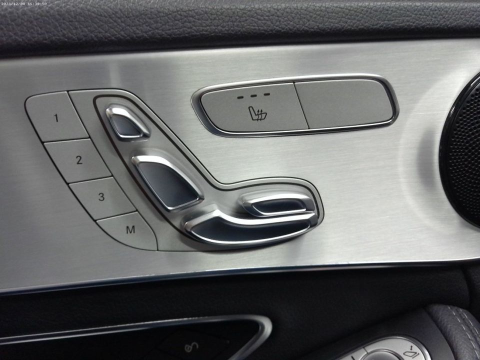 Mercedes-Benz C-Class 2018 - Image 19
